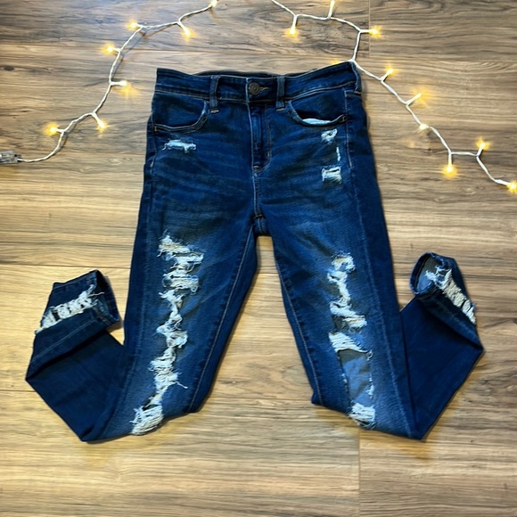 Distressed Next Level Stretch Jegging 